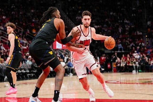 包含火箭队迎来连胜呈现出稳定的比赛状态的词条