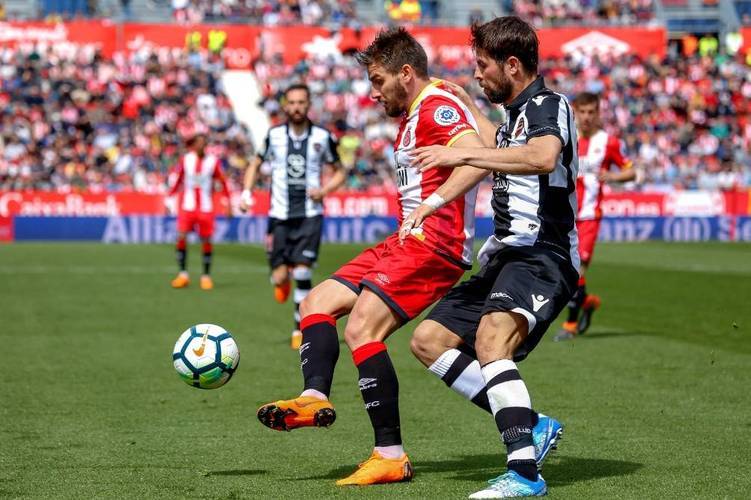 开云体育直播-福莱堡连续两场不败，保级形势逐渐稳固