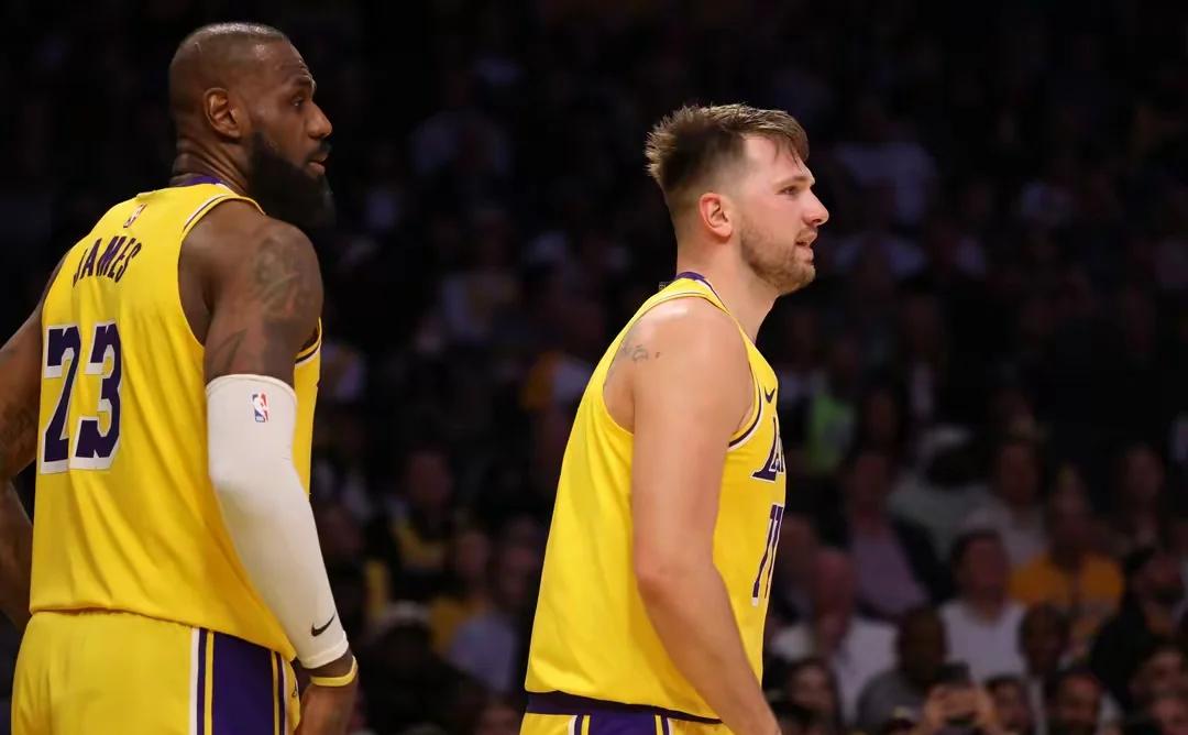 开云体育地址-关于NBA冠军殊荣属于湖人：詹姆斯率队获得大胜的信息