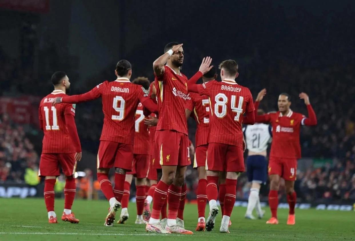 开云体育-利物浦客场战胜热刺，保持榜首位置