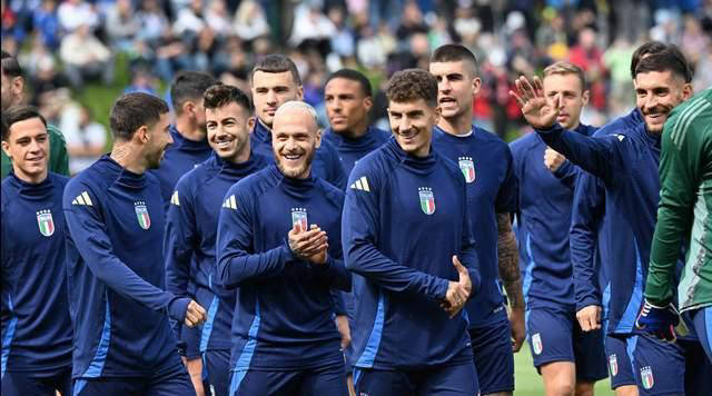 开云体育直播-意大利球队引进老将加强后防实力