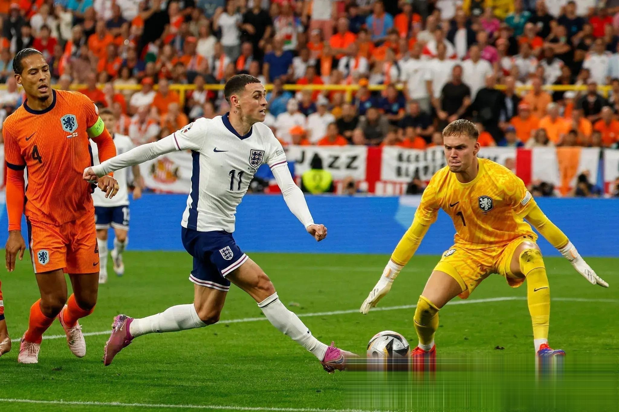 荷兰队实现绝地反击，取得胜利