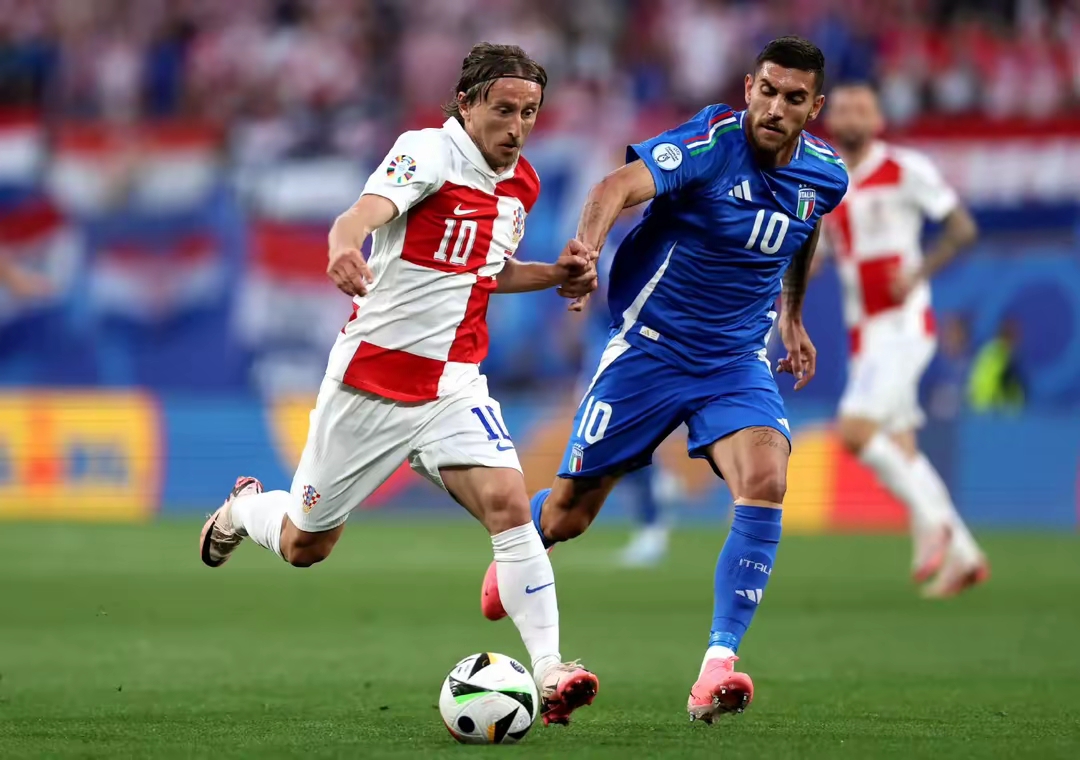 开云体育官网-克罗地亚队在预选赛中获得关键胜利，晋级