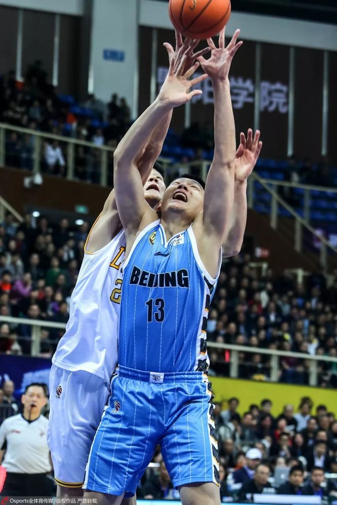 大连一方客场击败天津泰达，取得关键胜利