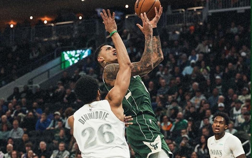 雄鹿擒下独行侠，全队五人上双获得四连胜的简单介绍