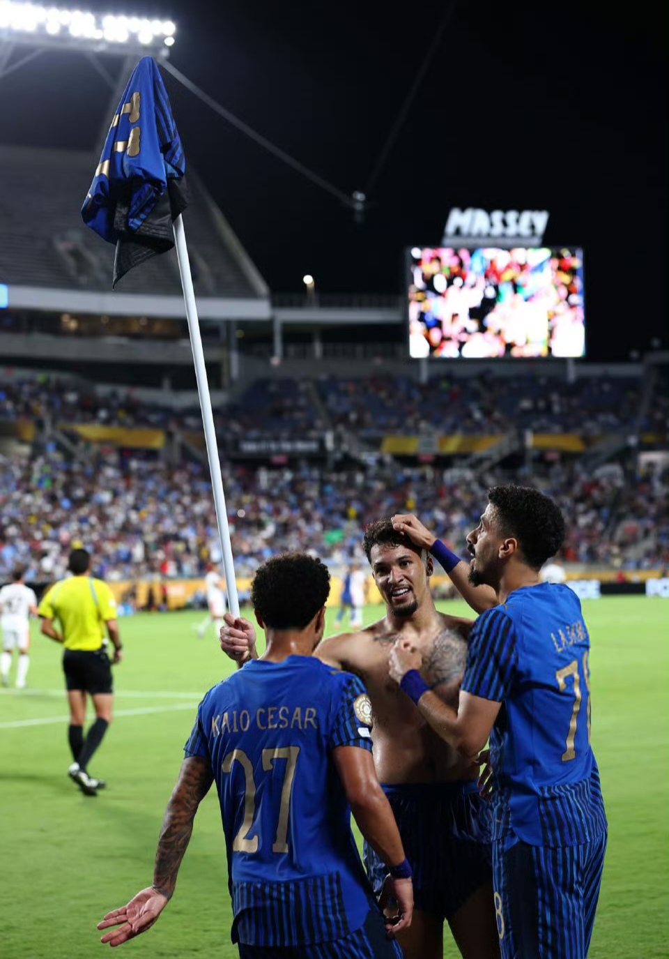 开云体育官方入口-曼城逆转战胜对手，取得重要三分